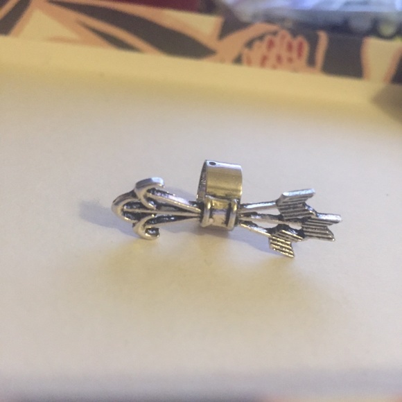 Single Silver Arrows Cuff Earring - Picture 3 of 5